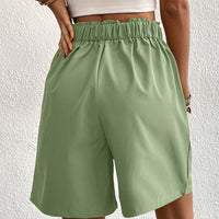 Pocketed Half Elastic Waist Shorts