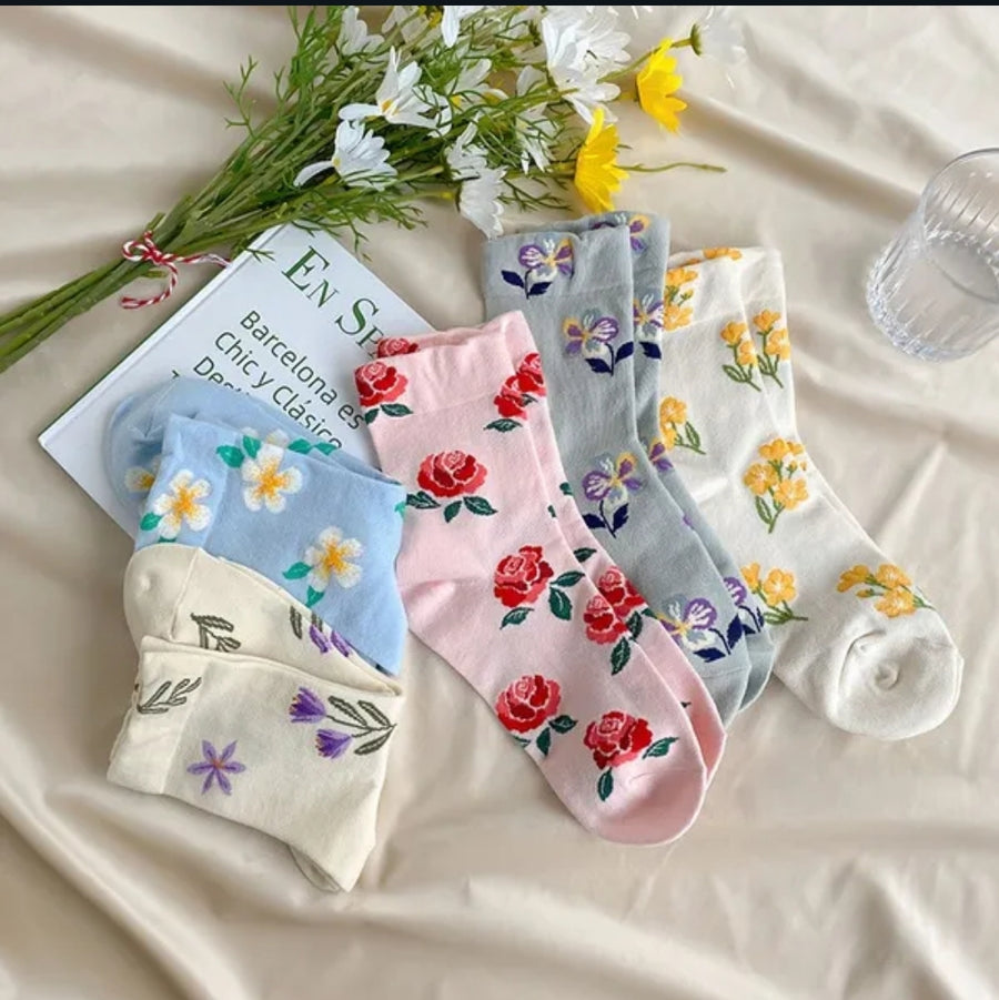 One Pair of Botanical Garden Floral Socks